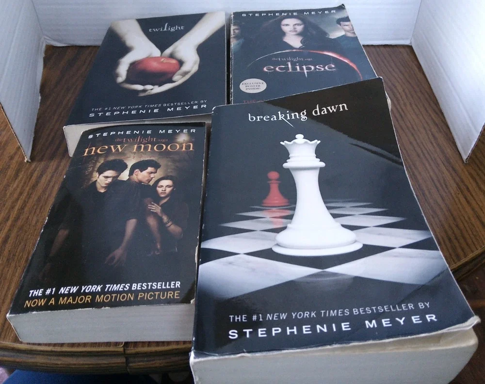 The Twilight Saga Books 1-4 By Stephenie Meyer